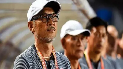 《库神巴神情投意合？张佳玮揭秘尼克斯“传球控”勇士心结，勇士对决悬念升级！》